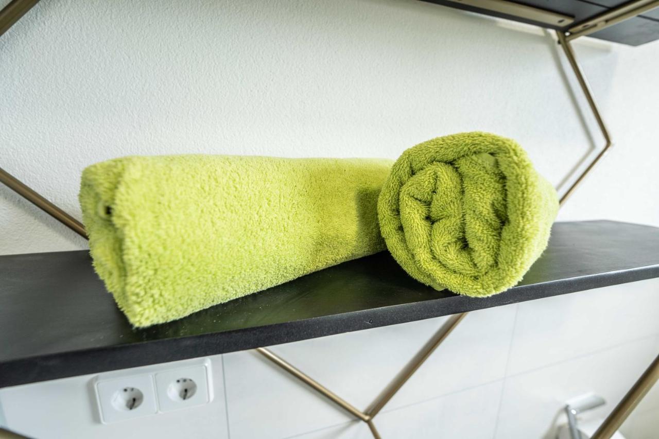 City Wohnung Fn L 5 Klimatisiert Mit Balkon Und Kueche FDH Exteriör bild